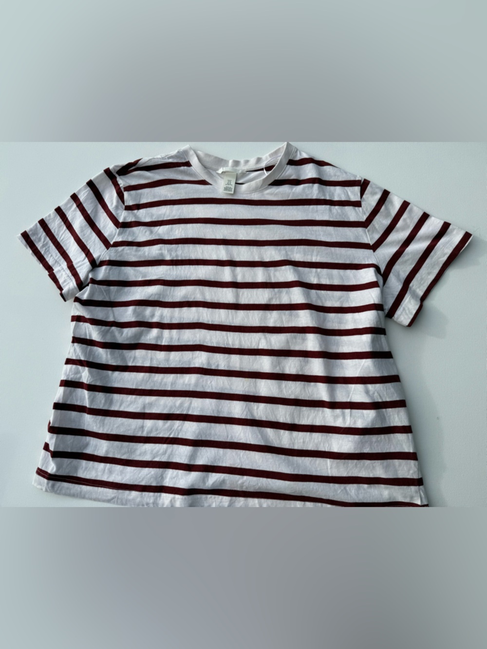 H&M Women’s White & Burgundy Brown Striped Short Sleeve Tee. Size XL